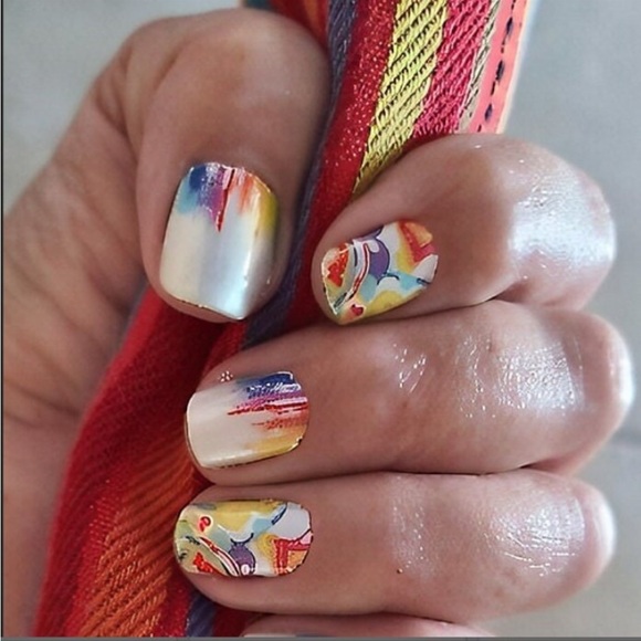 *Exclusive* Color Street: Make a Splash | Rainbow Multicolor Swirl Summer White - Picture 5 of 8